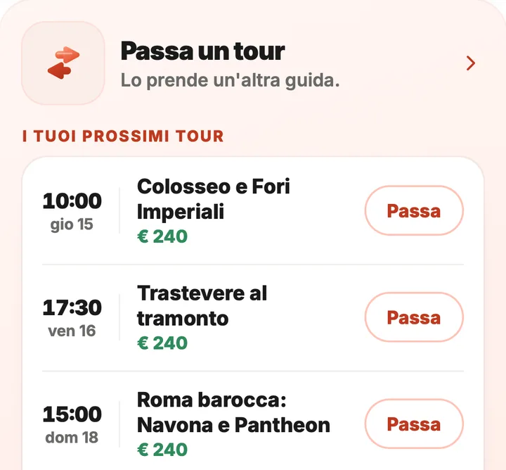 La carta Passa un tour dell'app AskTour, con i prossimi tour e il tasto Passa accanto a ognuno